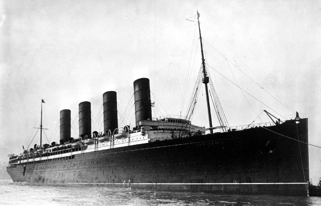 Лайнер RMS Lusitania 1907 года от компании Cunard Line (RMS Lusitania 1907 Ocean Liner by Cunard Line)