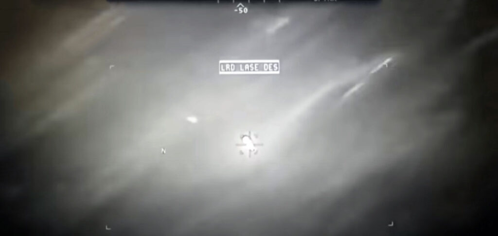 Момент столкновения ракеты Hellfire с НЛО над Йеменом в 2024 году (The Moment a Hellfire Missile Collided With a UFO Over Yemen in 2024)